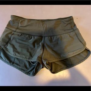 Black lululemon speed shorts 2.5”- size 4